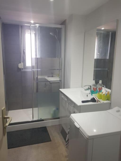 Appartement Calme 3 Chambres Avec Lit Double Wifi - Parking Facile Vandoeuvre-les-Nancy Luaran gambar